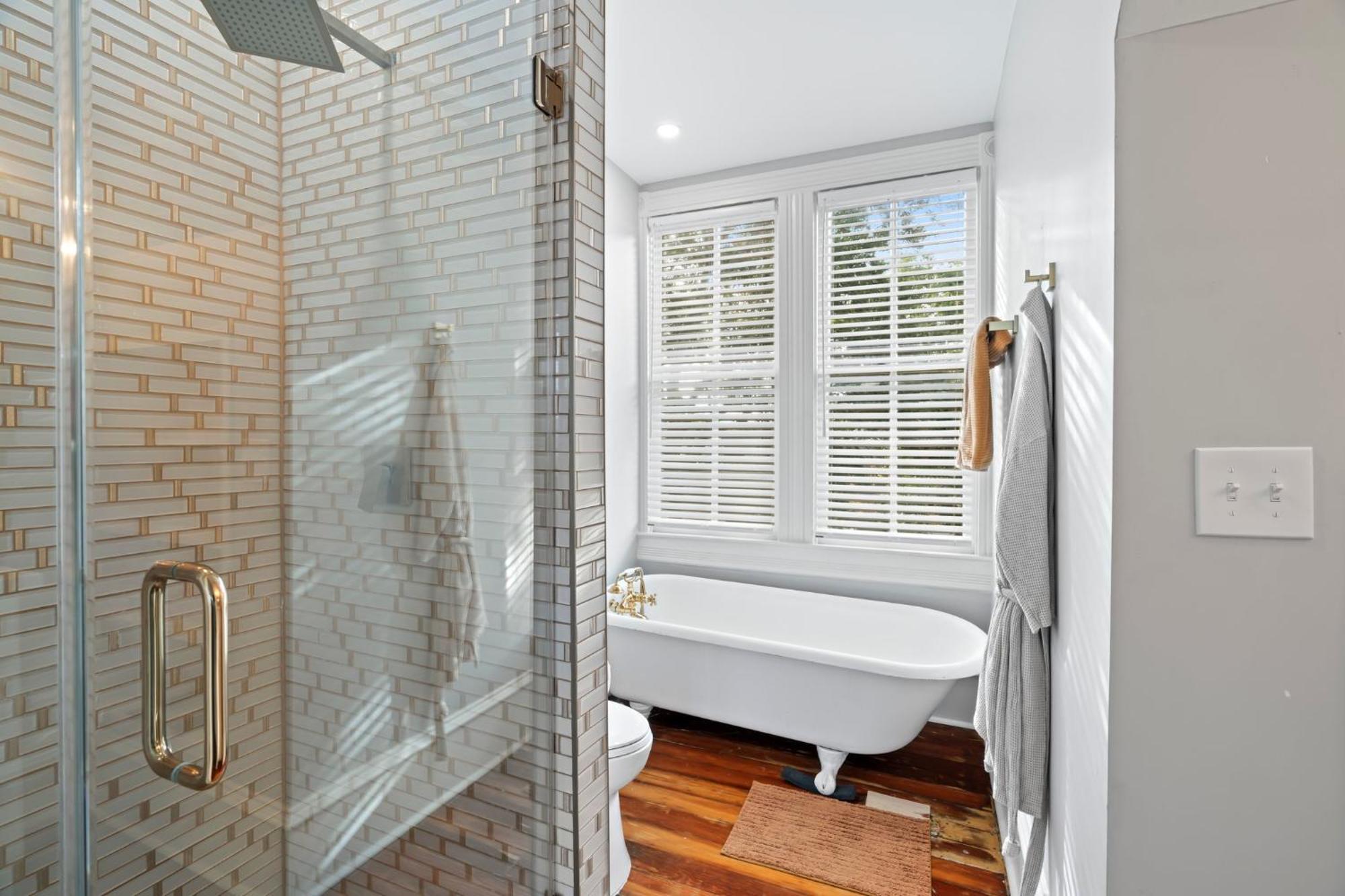 Historic Galveston Family Beach Home With 3 King Beds ภายนอก รูปภาพ