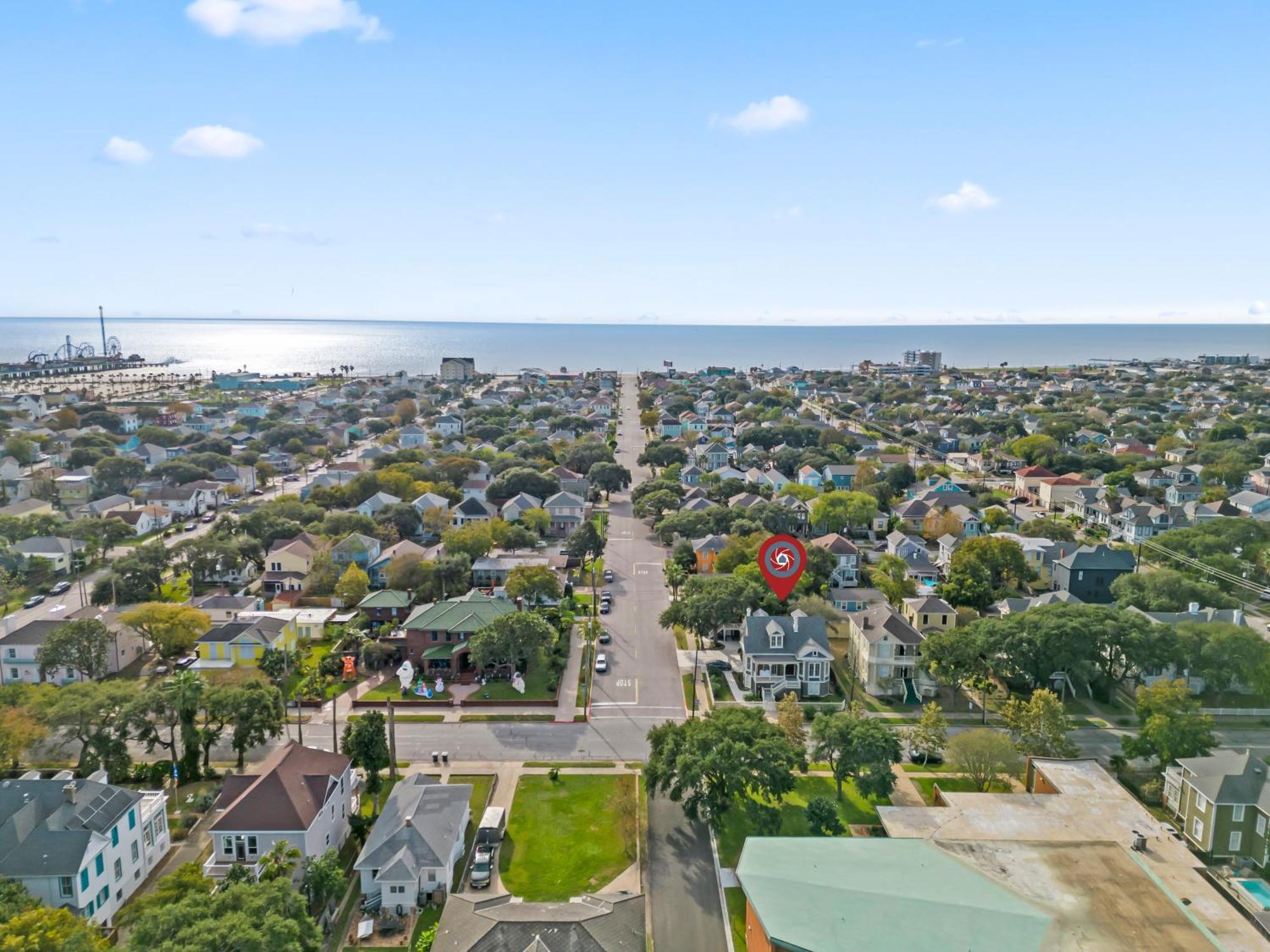 Historic Galveston Family Beach Home With 3 King Beds ภายนอก รูปภาพ